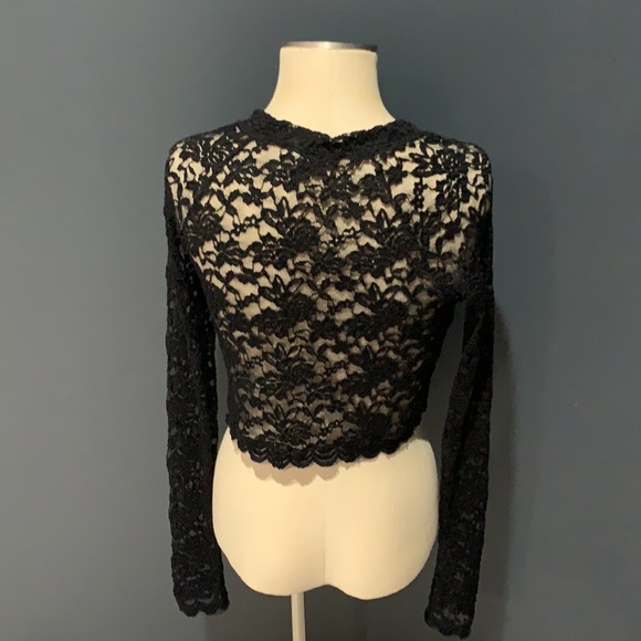 Show me your MUMU crop top - Picture 5 of 17